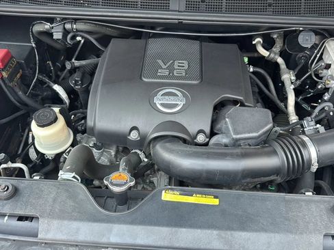 Used 2010 Nissan Titan LE AWD/4WD image 22