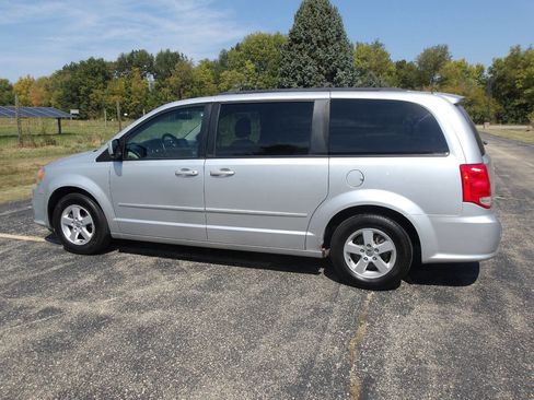 Used 2012 Dodge Grand Caravan SXT w/ Entertainment Group 1 image 11