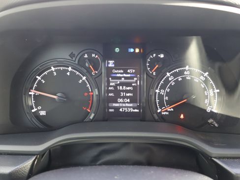 Used 2022 Toyota 4Runner SR5 Premium image 24