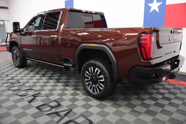 Used 2024 GMC Sierra 2500 Denali Ultimate AWD/4WD image 5