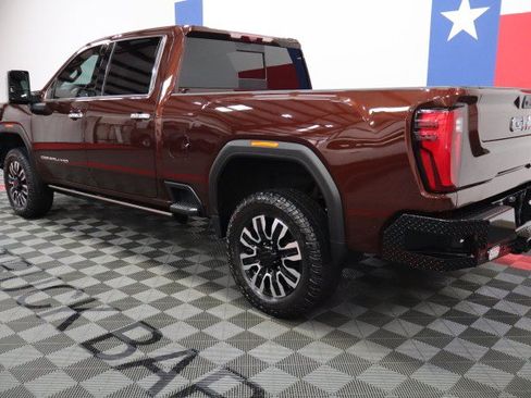 Used 2024 GMC Sierra 2500 Denali Ultimate AWD/4WD image 5