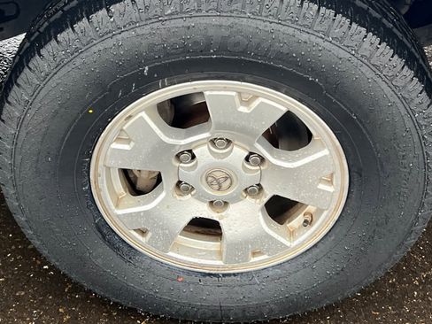 Used 2012 Toyota Tacoma 4x4 Double Cab w/ TRD Off-Road Pkg image 12