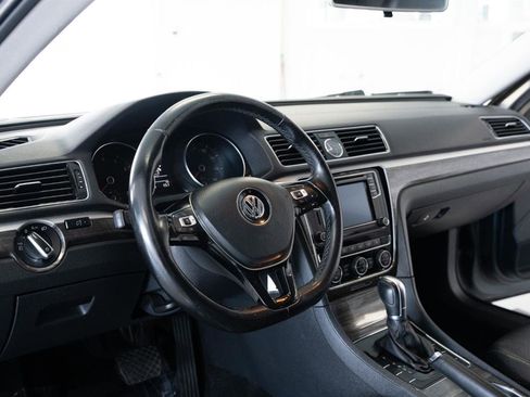 Used 2016 Volkswagen Passat 1.8T SE image 10