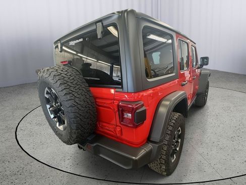 Used 2025 Jeep Wrangler Unlimited Rubicon w/ Convenience Group AWD/4WD image 6