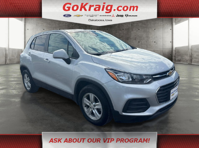 Used 2020 Chevrolet Trax LS w/ Tint and Cruise Package FWD image 3
