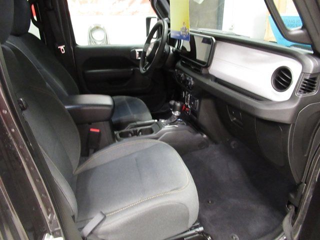 Used 2024 Jeep Wrangler Unlimited AWD/4WD image 13