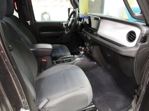 Used 2024 Jeep Wrangler Unlimited AWD/4WD image 13