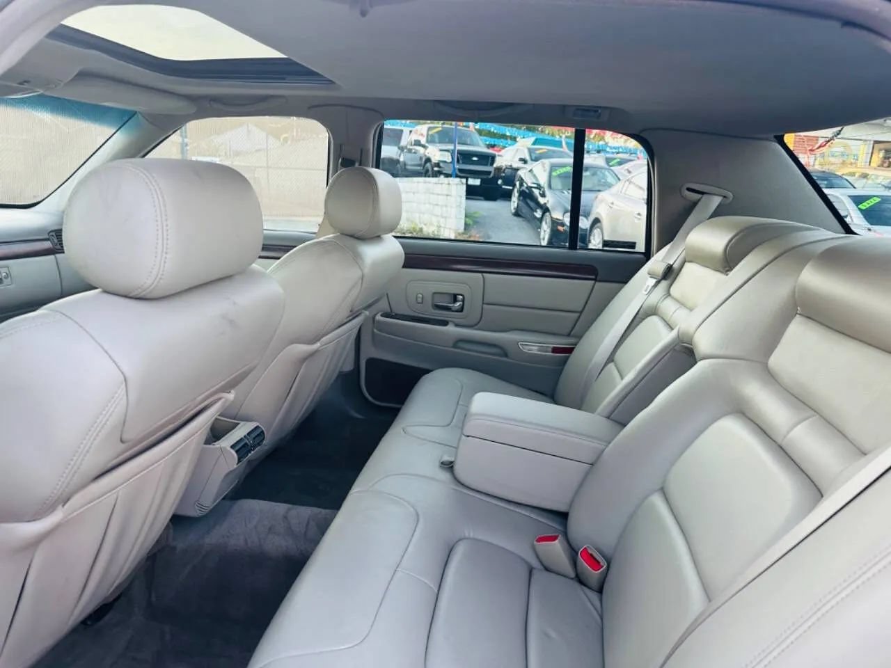Used 1998 Cadillac De Ville FWD image 42