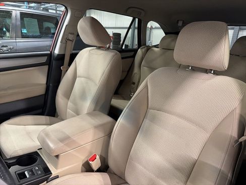 Used 2017 Subaru Outback 2.5i Premium image 9