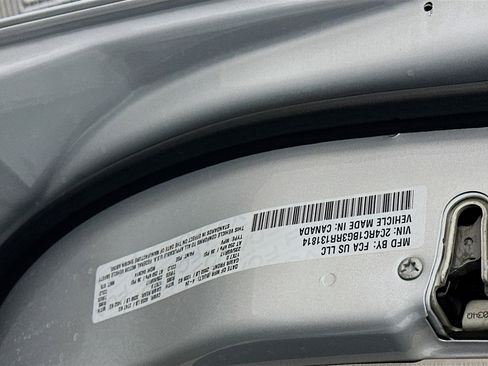 Used 2024 Chrysler Pacifica Touring-L image 12