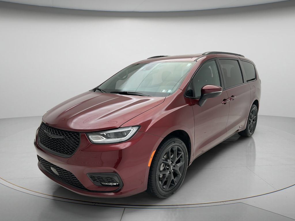 Used 2023 Chrysler Pacifica Touring-L w/ S Appearance Package AWD/4WD image 3