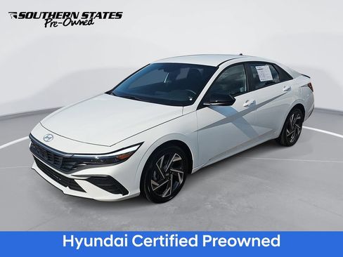 Certified 2025 Hyundai Elantra SEL FWD image 1
