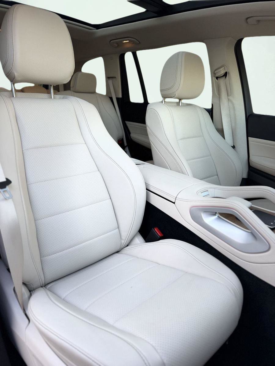 Used 2024 Mercedes-Benz GLS 450 4MATIC image 8
