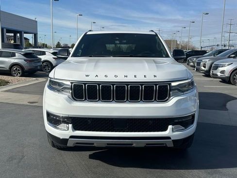Used 2024 Jeep Wagoneer Series III AWD/4WD image 29