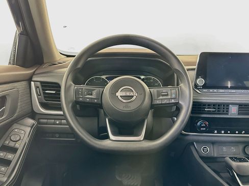 Used 2023 Nissan Rogue SV FWD image 18