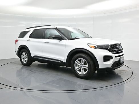 Certified 2021 Ford Explorer XLT image 28