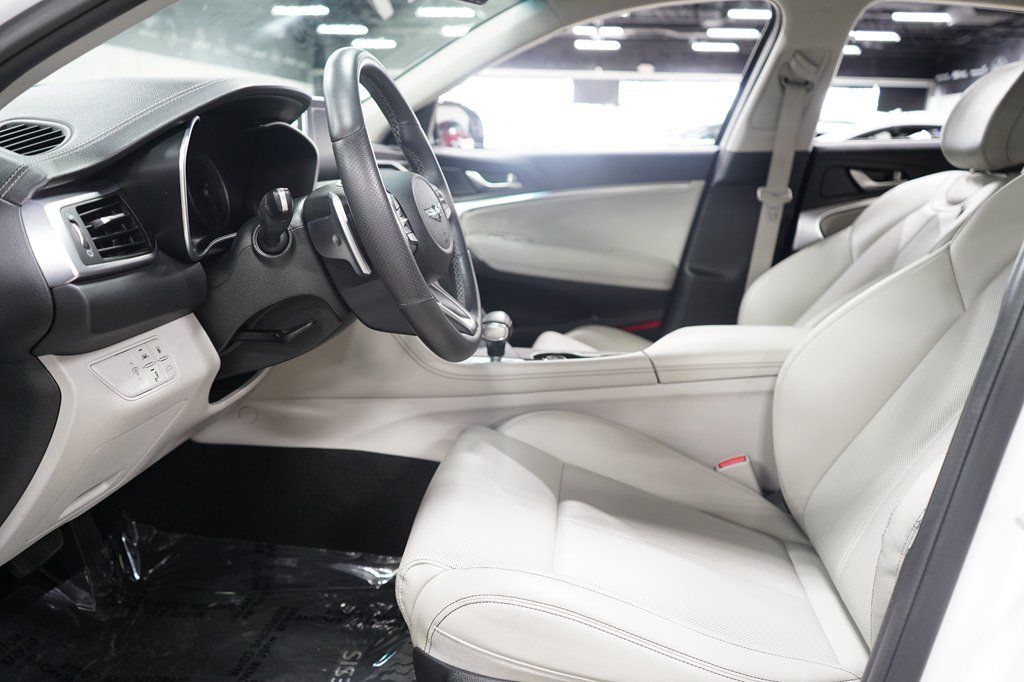 Used 2020 Genesis G70 2.0T RWD image 11