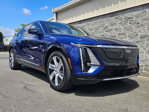 Used 2024 Cadillac Lyriq Tech RWD image 13