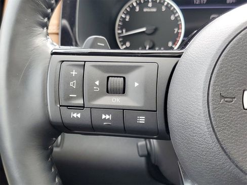 Used 2022 Nissan Pathfinder Platinum w/ Cargo Package image 28