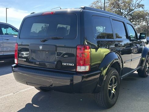 Used 2009 Dodge Nitro SE image 4
