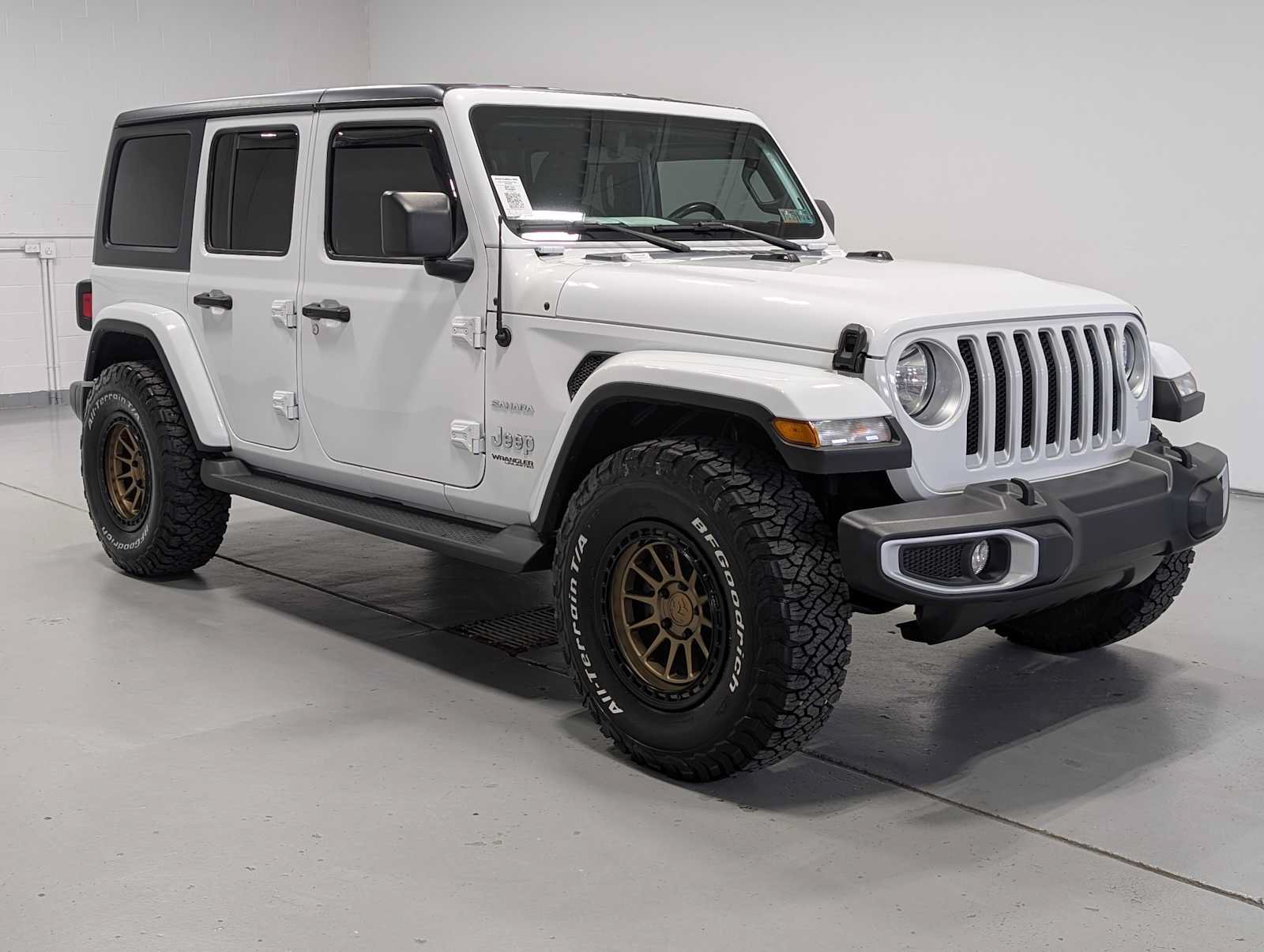 Used 2022 Jeep Wrangler Unlimited Sahara AWD/4WD image 6