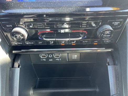 Used 2025 Jeep Grand Cherokee Limited AWD/4WD image 20