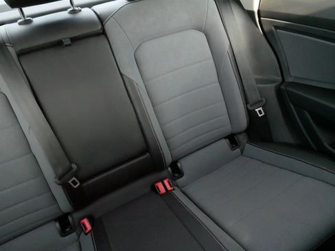 Used 2025 Volkswagen Jetta SE w/ Sunroof Package image 14