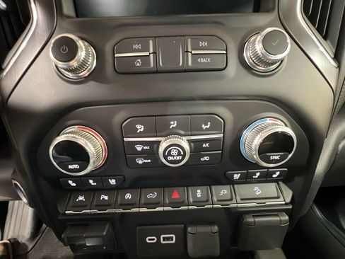 Certified 2021 GMC Sierra 1500 AT4 w/ AT4 Premium Package image 11