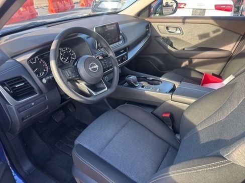 Used 2023 Nissan Rogue SV image 9