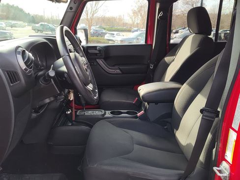 Used 2018 Jeep Wrangler Unlimited Sport S image 7
