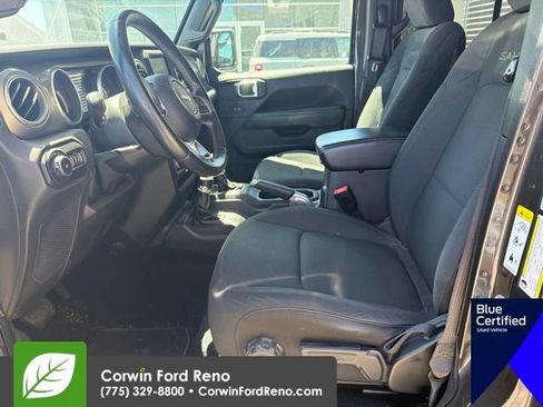 Used 2018 Jeep Wrangler Unlimited Sahara AWD/4WD image 11