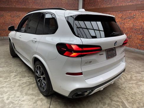 Used 2026 BMW X5 xDrive50e AWD/4WD image 2