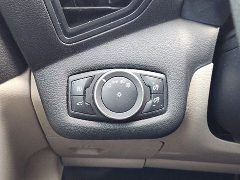 Used 2017 Ford Escape SE image 24