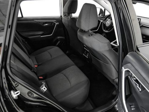 Used 2022 Toyota RAV4 XLE image 31