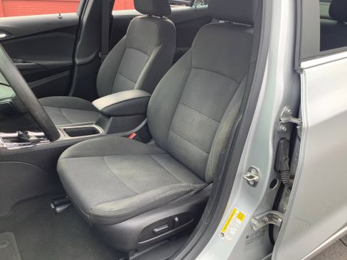 Used 2017 Chevrolet Cruze LT w/ Convenience Package FWD image 10