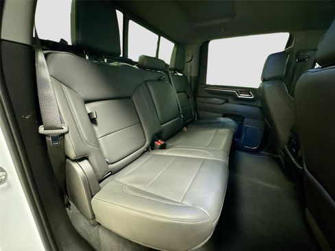 Used 2024 GMC Sierra 2500 SLT w/ SLT Premium Package image 28