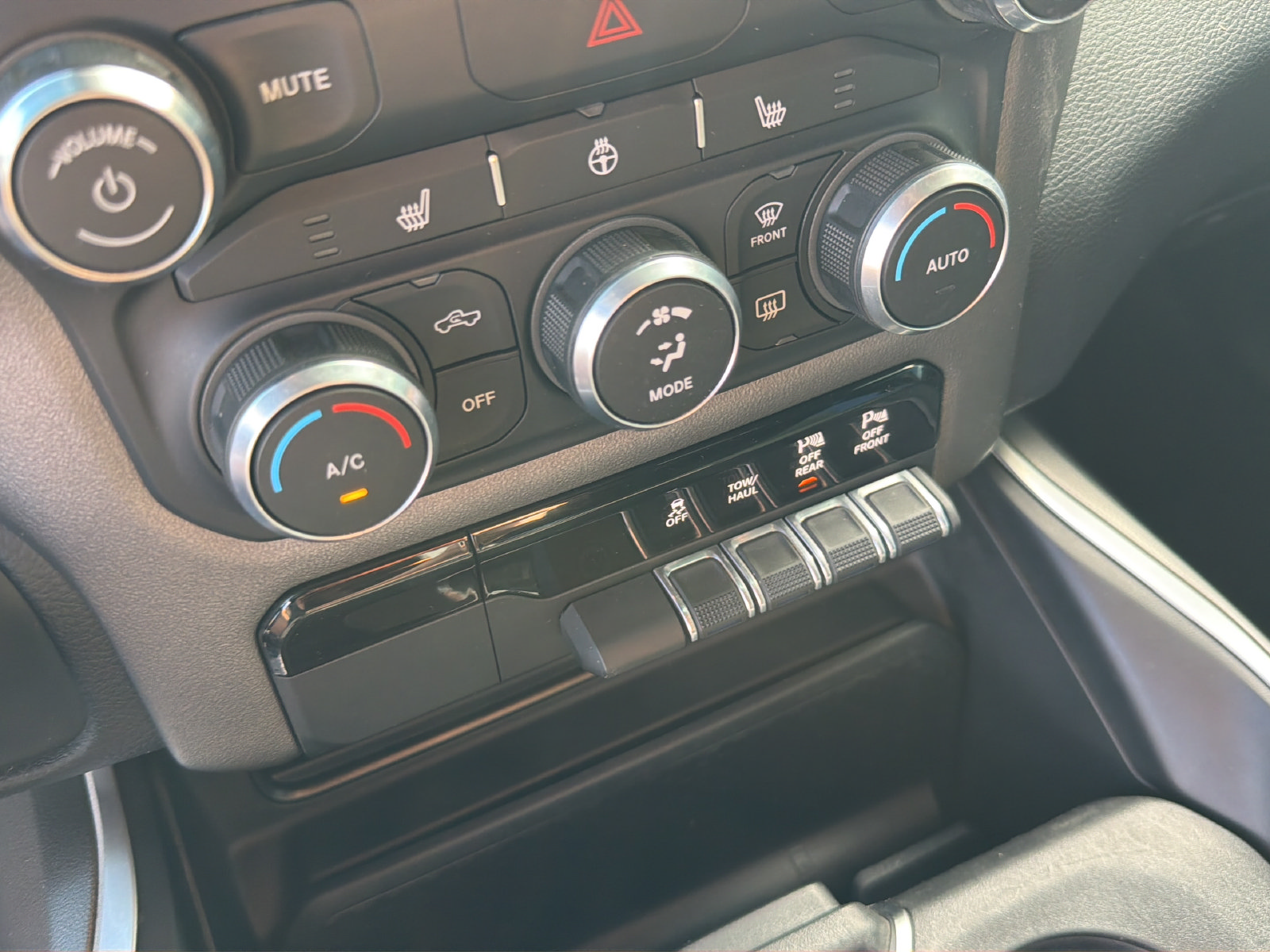 Used 2021 RAM 1500 Big Horn RWD image 25