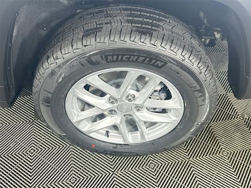 New 2025 Jeep Grand Cherokee Laredo X w/ Luxury Tech Group I image 16