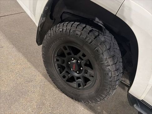 Used 2022 Toyota 4Runner SR5 Premium image 6