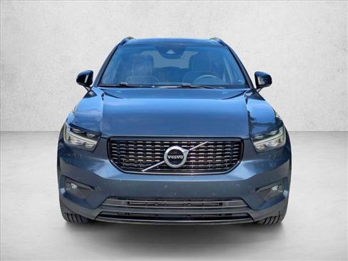 Used 2022 Volvo XC40 T5 R-Design w/ Climate Package AWD/4WD image 2
