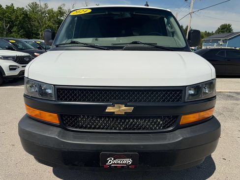 Used 2024 Chevrolet Express 2500 w/ Driver Convenience Package RWD image 2