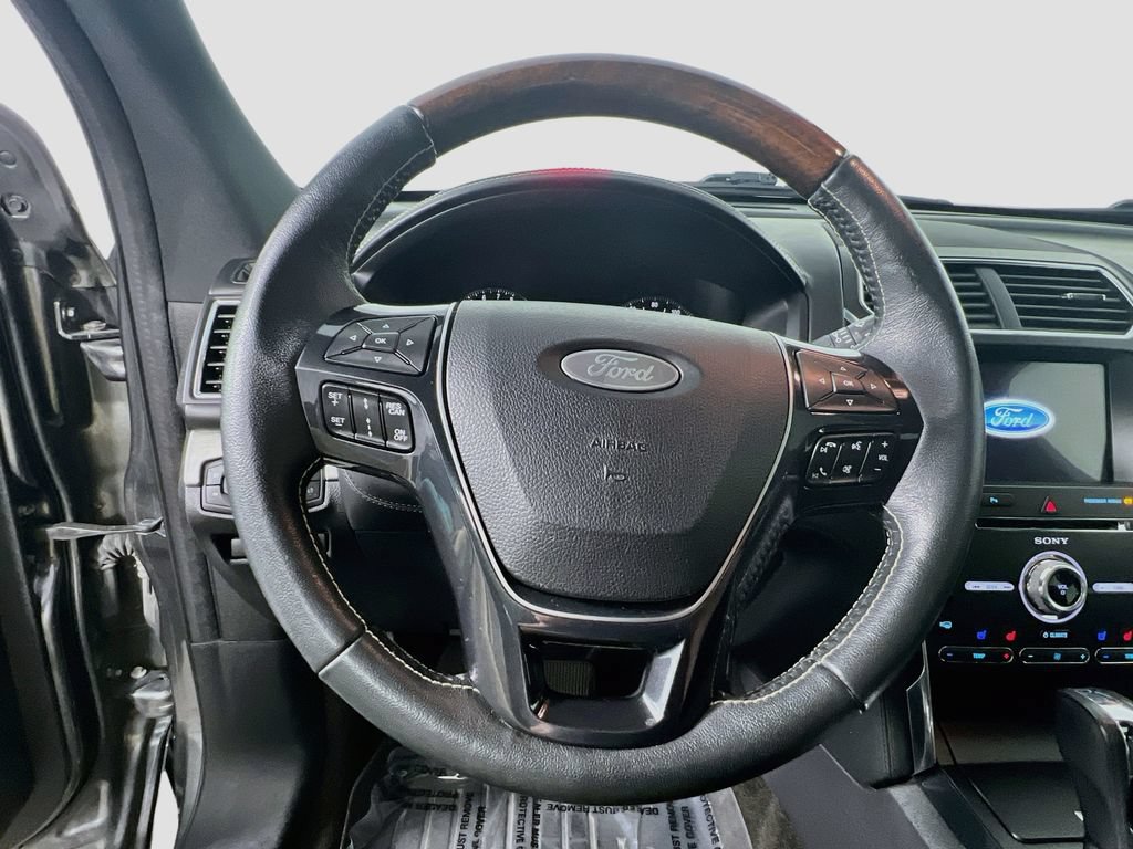Used 2018 Ford Explorer Platinum AWD/4WD image 11