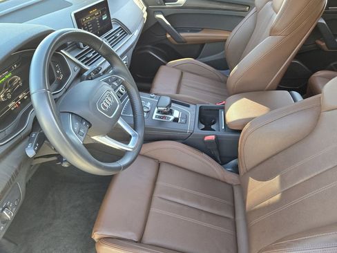 Used 2020 Audi Q5 e Premium Plus w/ Premium Plus Package image 17
