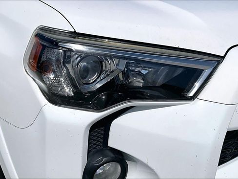 Used 2017 Toyota 4Runner SR5 RWD image 27