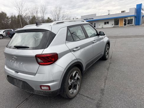 Used 2021 Hyundai Venue SEL image 7