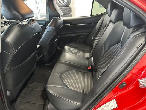 Used 2021 Toyota Camry SE image 30