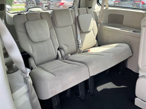 Used 2015 Dodge Grand Caravan SXT w/ UConnect Hands-Free Group FWD image 20