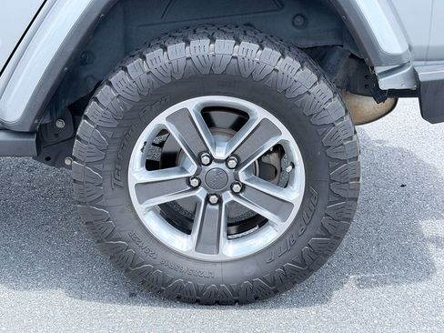 Used 2020 Jeep Wrangler Unlimited Sahara AWD/4WD image 35