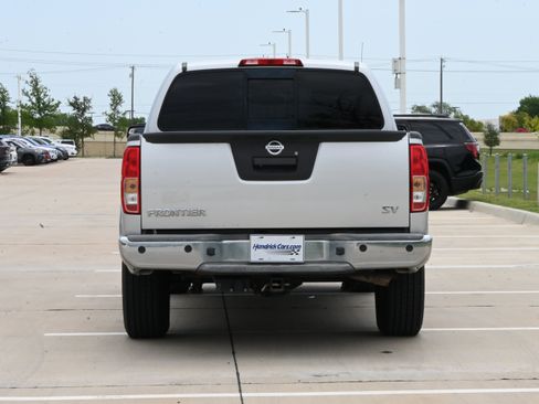 Used 2014 Nissan Frontier SV w/ SV Value Truck Package RWD image 7