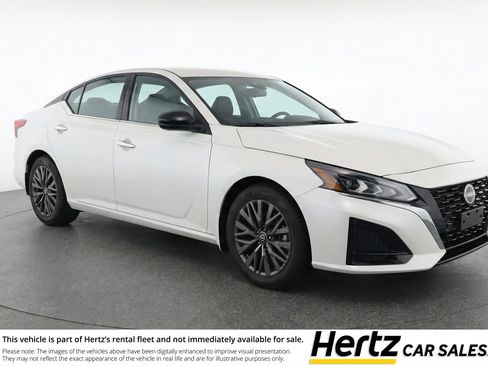 Used 2025 Nissan Altima 2.5 SV FWD image 1
